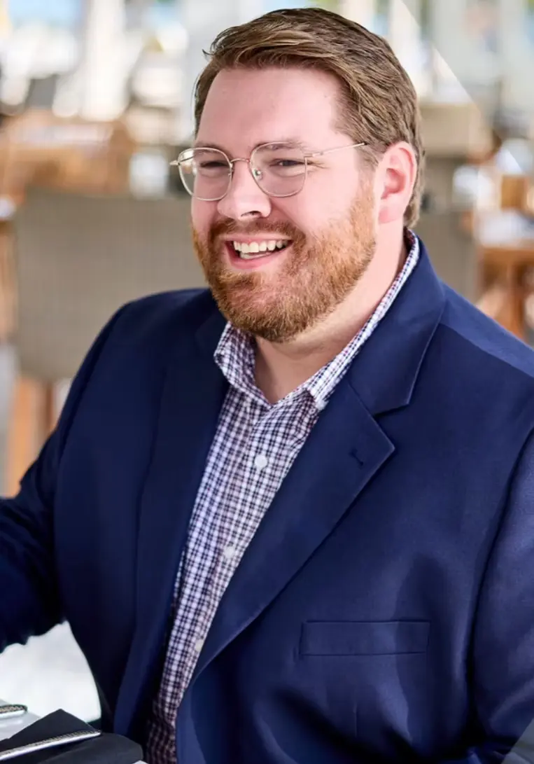 DXL brand representative